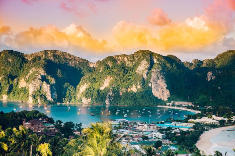 The Art of Eco-Friendly Outdoor Travel: Nurturing Nature While Exploring